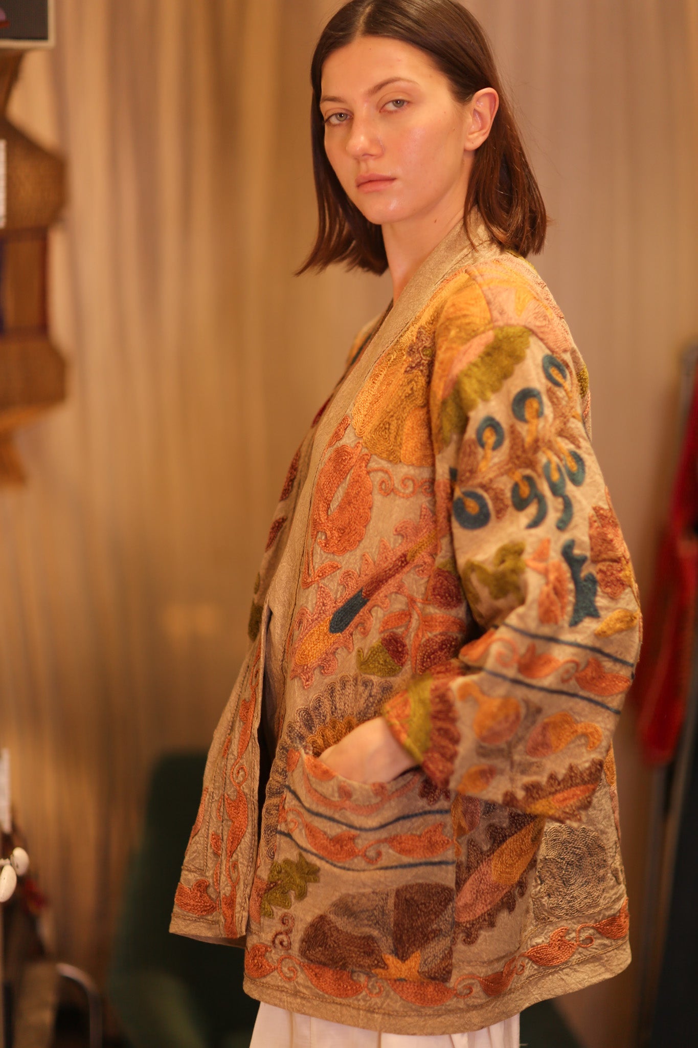 EMBROIDERED VELVET SHORT KIMONO MONTY LULU - BANGKOK TAILOR CLOTHING STORE - HANDMADE CLOTHING