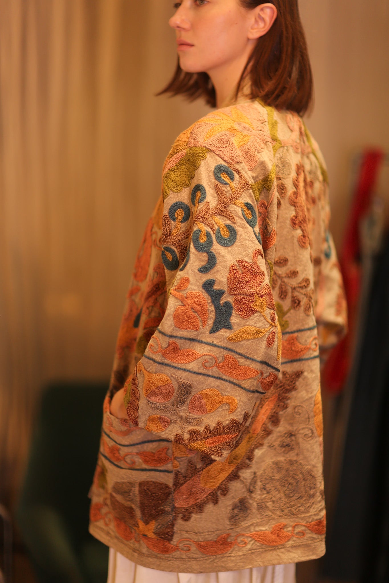 EMBROIDERED VELVET SHORT KIMONO MONTY LULU - BANGKOK TAILOR CLOTHING STORE - HANDMADE CLOTHING