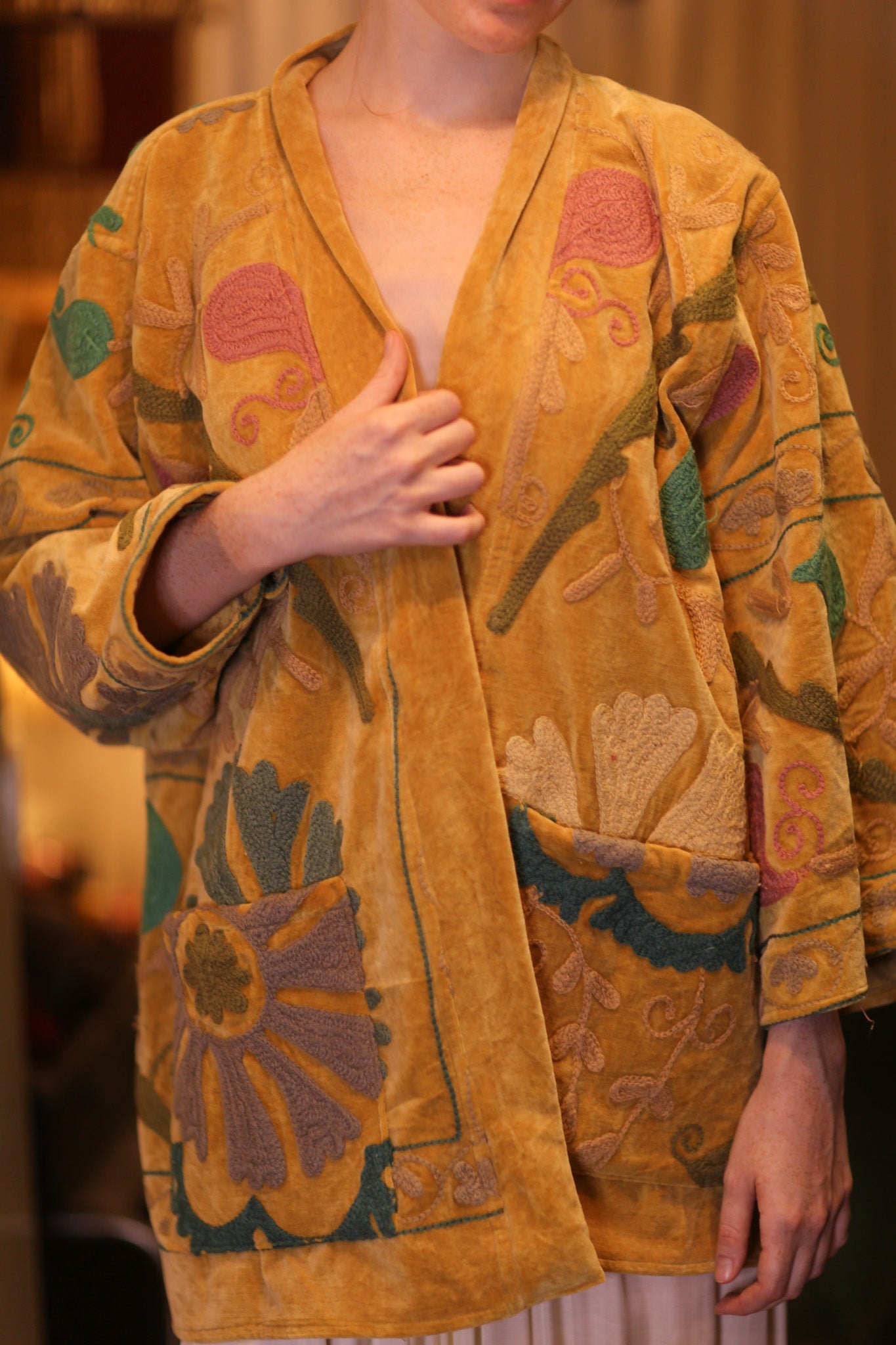 EMBROIDERED VELVET SHORT KIMONO MONTY SHOON - BANGKOK TAILOR CLOTHING STORE - HANDMADE CLOTHING