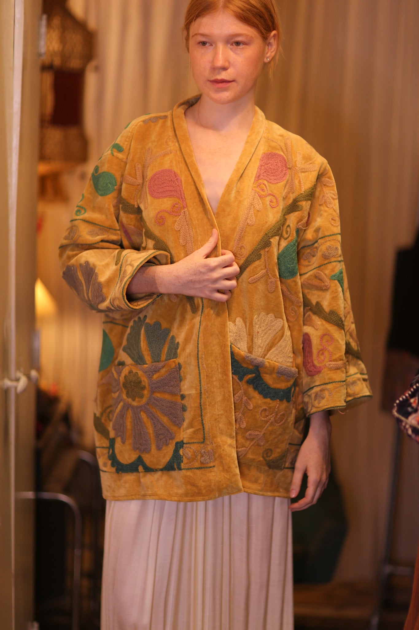 EMBROIDERED VELVET SHORT KIMONO MONTY SHOON - BANGKOK TAILOR CLOTHING STORE - HANDMADE CLOTHING