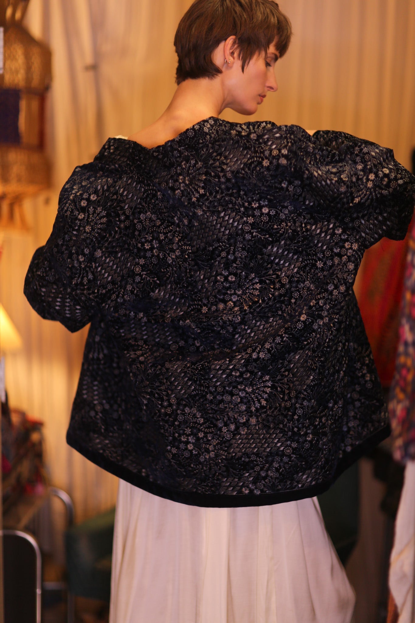 EMBROIDERED VELVET SHORT KIMONO NYSSA - BANGKOK TAILOR CLOTHING STORE - HANDMADE CLOTHING