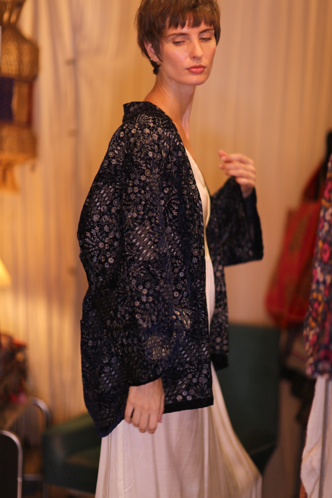 EMBROIDERED VELVET SHORT KIMONO NYSSA - BANGKOK TAILOR CLOTHING STORE - HANDMADE CLOTHING
