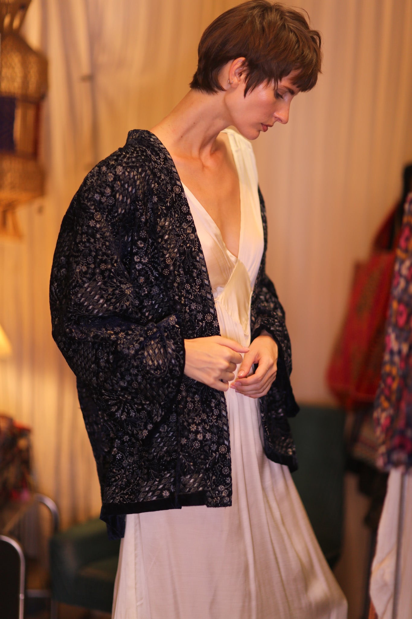 EMBROIDERED VELVET SHORT KIMONO NYSSA - BANGKOK TAILOR CLOTHING STORE - HANDMADE CLOTHING