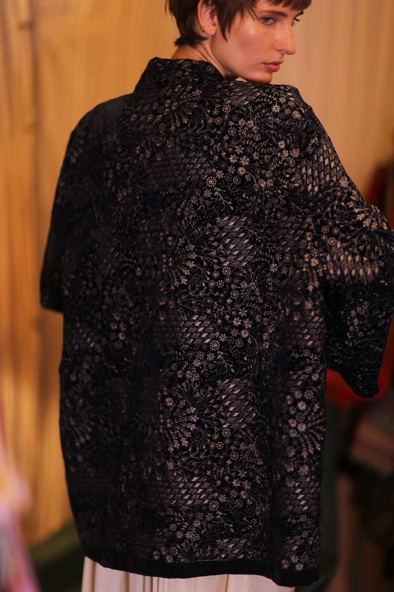 EMBROIDERED VELVET SHORT KIMONO NYSSA - BANGKOK TAILOR CLOTHING STORE - HANDMADE CLOTHING