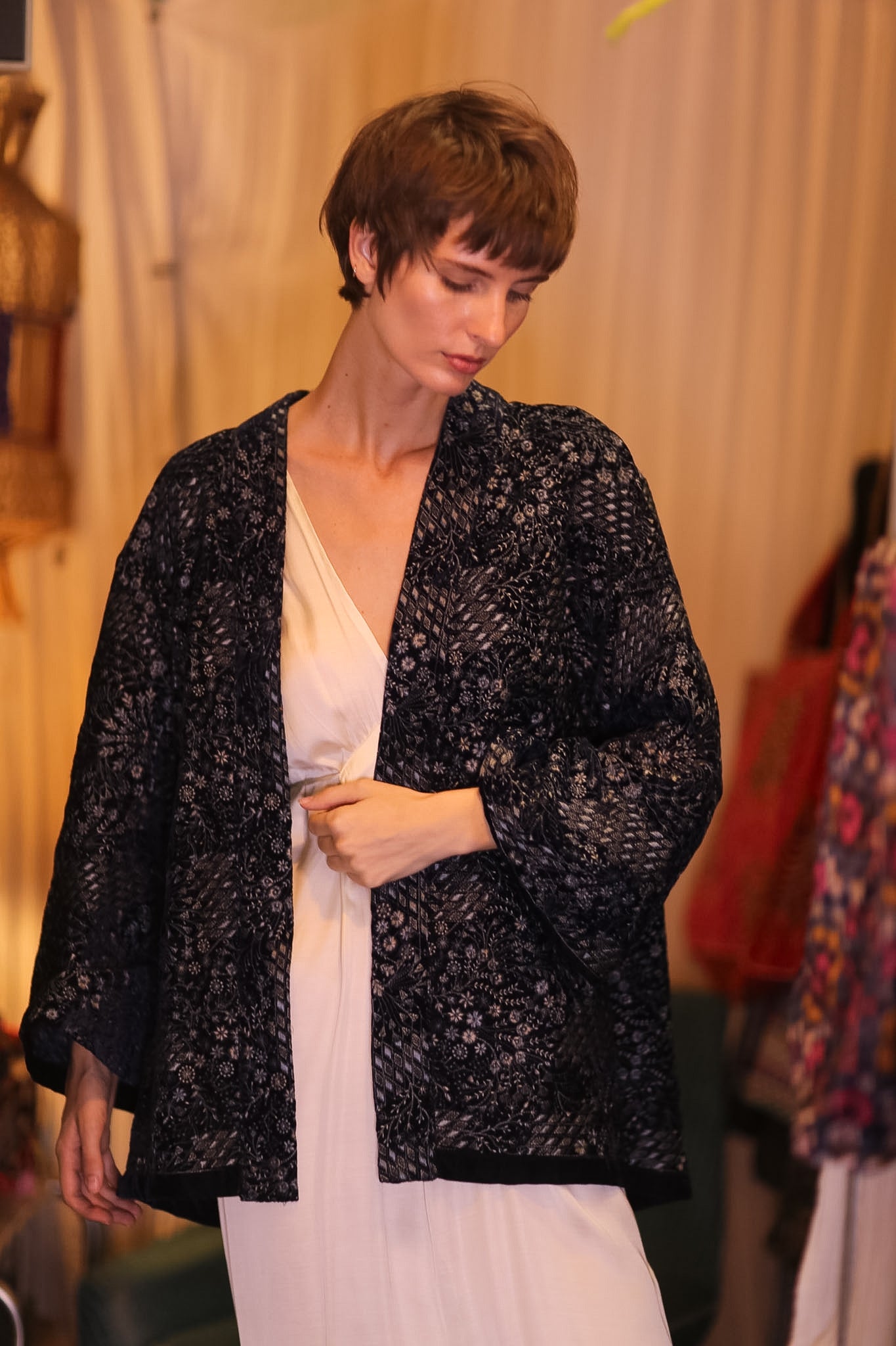EMBROIDERED VELVET SHORT KIMONO NYSSA - BANGKOK TAILOR CLOTHING STORE - HANDMADE CLOTHING