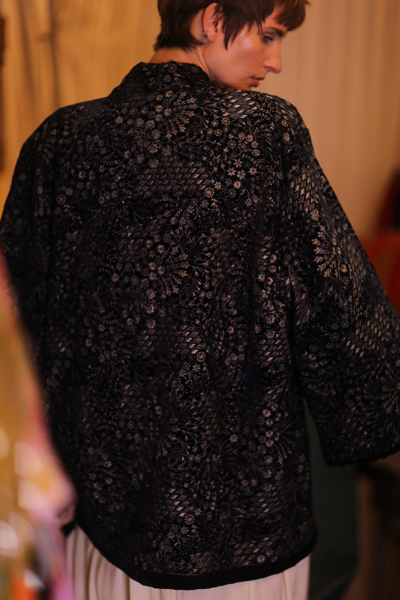 EMBROIDERED VELVET SHORT KIMONO NYSSA - BANGKOK TAILOR CLOTHING STORE - HANDMADE CLOTHING