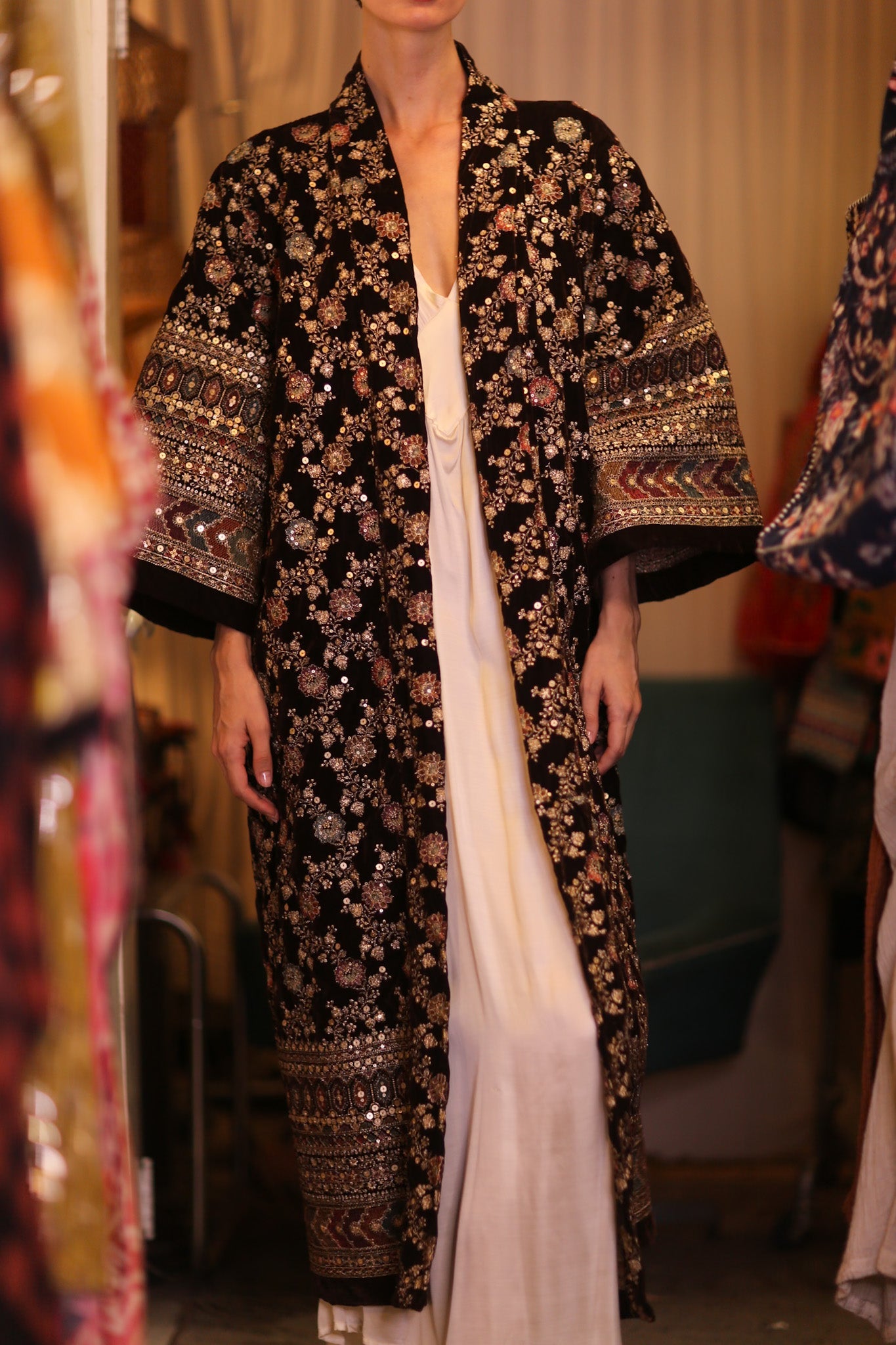 EMBROIDERED VELVET WING KIMONO MELNU - BANGKOK TAILOR CLOTHING STORE - HANDMADE CLOTHING