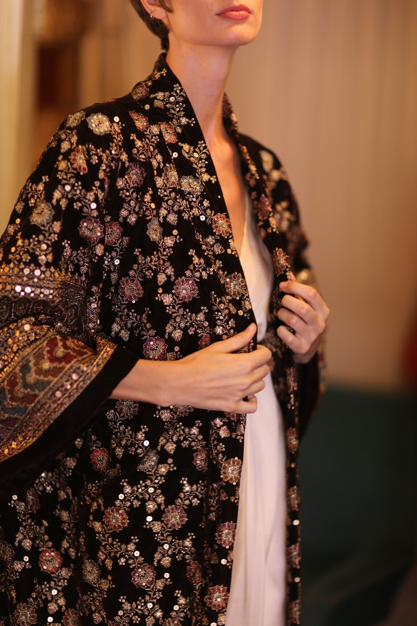 EMBROIDERED VELVET WING KIMONO MELNU - BANGKOK TAILOR CLOTHING STORE - HANDMADE CLOTHING