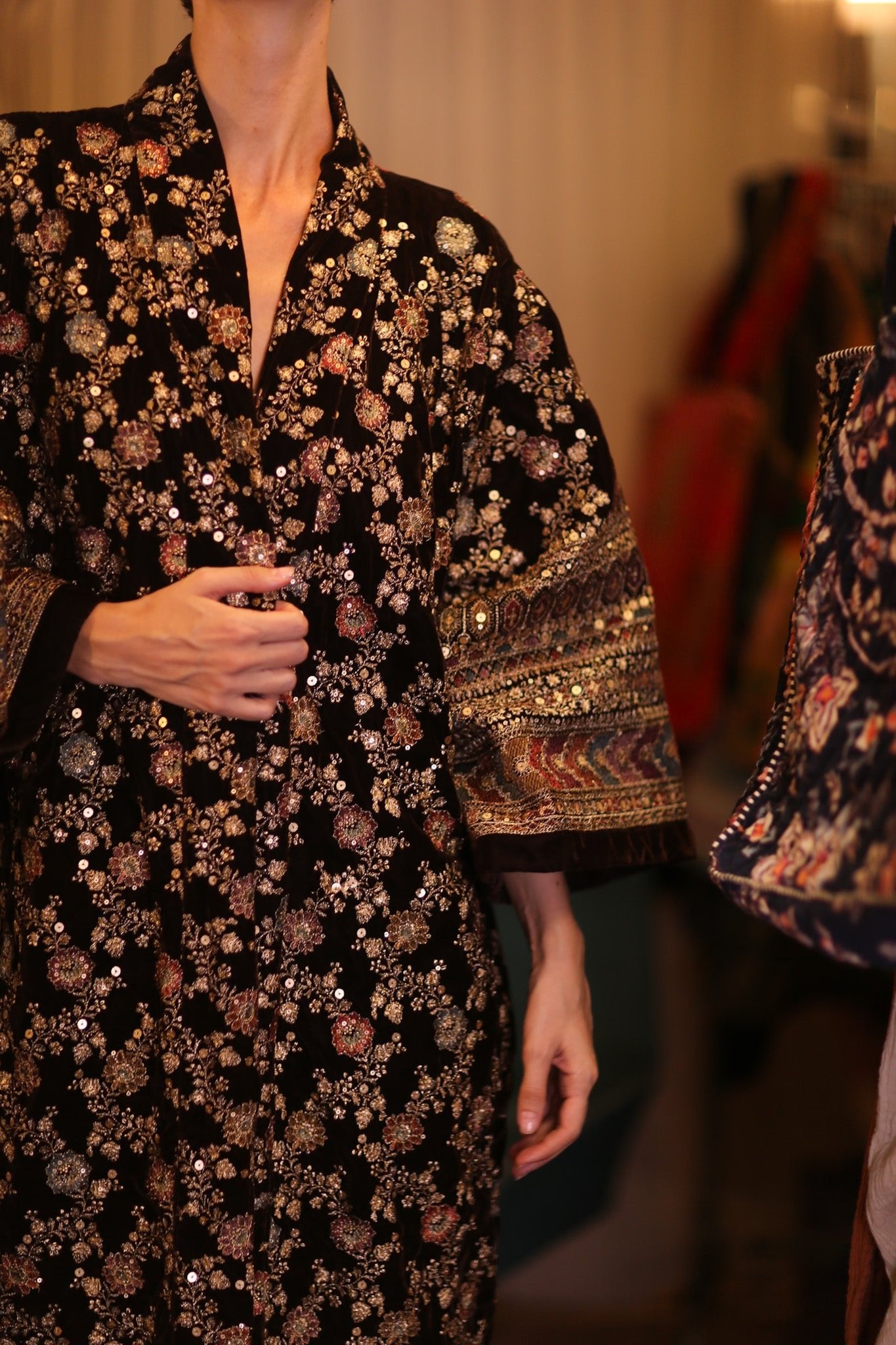 EMBROIDERED VELVET WING KIMONO MELNU - BANGKOK TAILOR CLOTHING STORE - HANDMADE CLOTHING