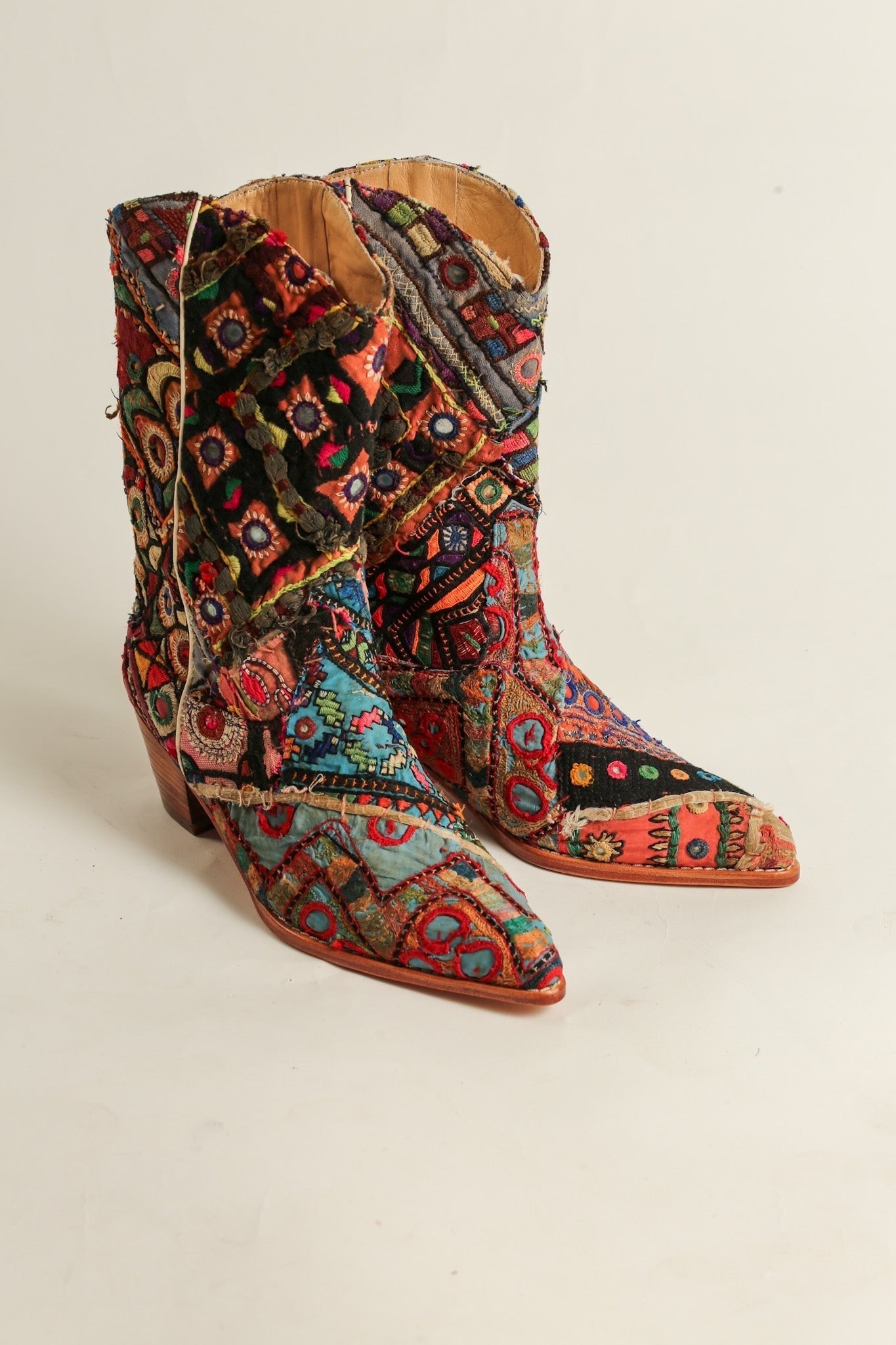 EMBROIDERED WESTERN BOOTS SALMA - BANGKOK TAILOR CLOTHING STORE - HANDMADE CLOTHING