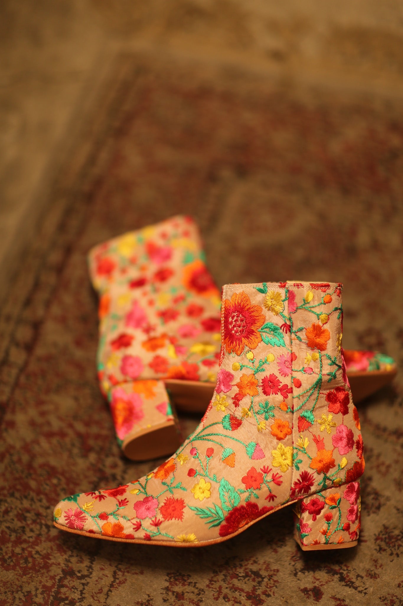 FLOWER EMBROIDERED SILK BOOTS NIKIO - BANGKOK TAILOR CLOTHING STORE - HANDMADE CLOTHING
