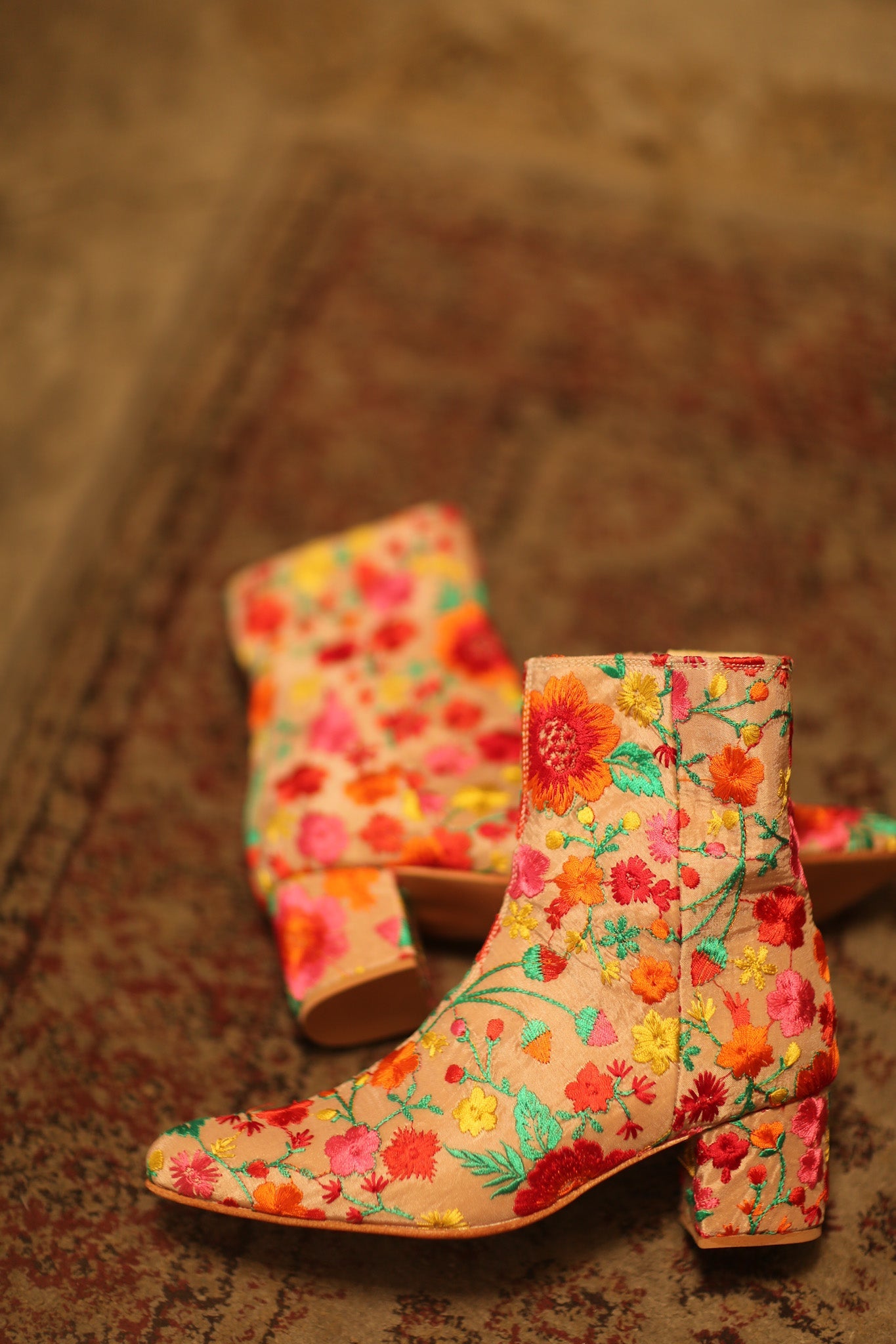 FLOWER EMBROIDERED SILK BOOTS NIKIO - BANGKOK TAILOR CLOTHING STORE - HANDMADE CLOTHING