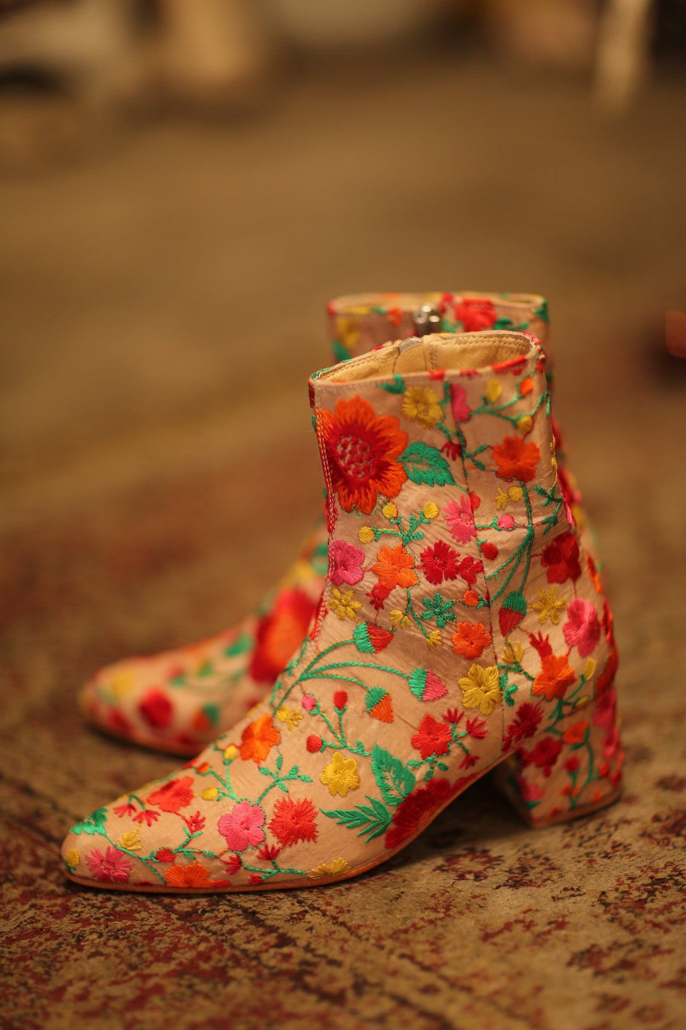 FLOWER EMBROIDERED SILK BOOTS NIKIO - BANGKOK TAILOR CLOTHING STORE - HANDMADE CLOTHING