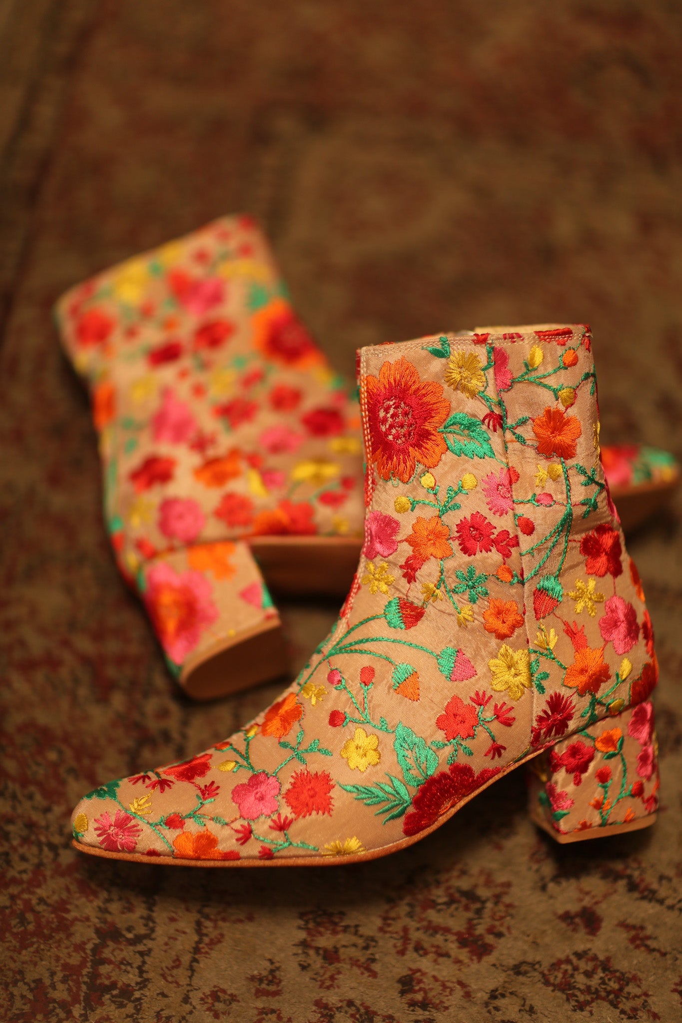 FLOWER EMBROIDERED SILK BOOTS NIKIO - BANGKOK TAILOR CLOTHING STORE - HANDMADE CLOTHING