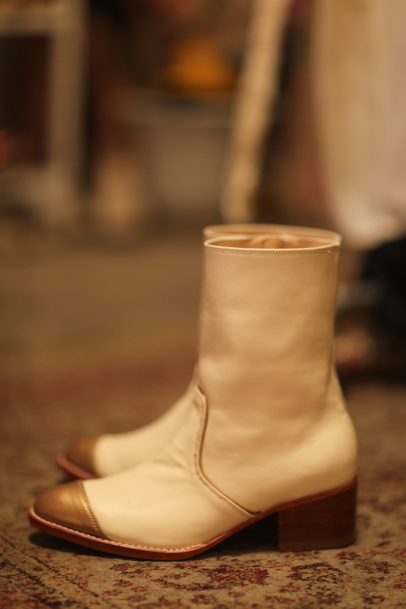 GOLD CAP CREAM BOOTS REYAL - BANGKOK TAILOR CLOTHING STORE - HANDMADE CLOTHING