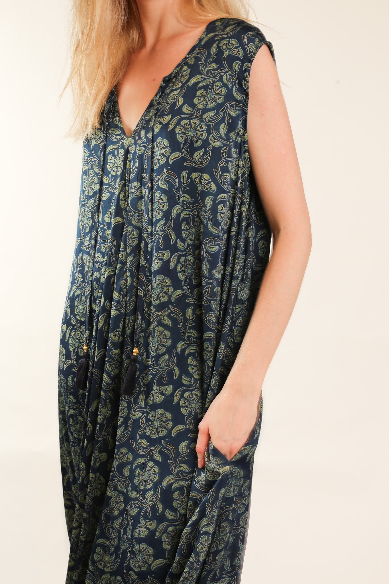 HAND BLOCK PRINT SILK DRESS NATCHA - BANGKOK TAILOR CLOTHING STORE - HANDMADE CLOTHING