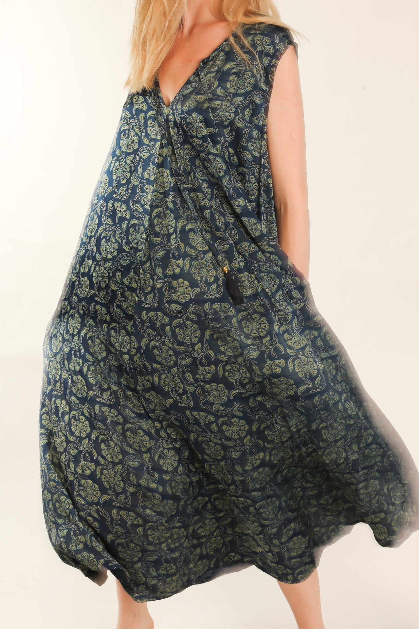 HAND BLOCK PRINT SILK DRESS NATCHA - BANGKOK TAILOR CLOTHING STORE - HANDMADE CLOTHING