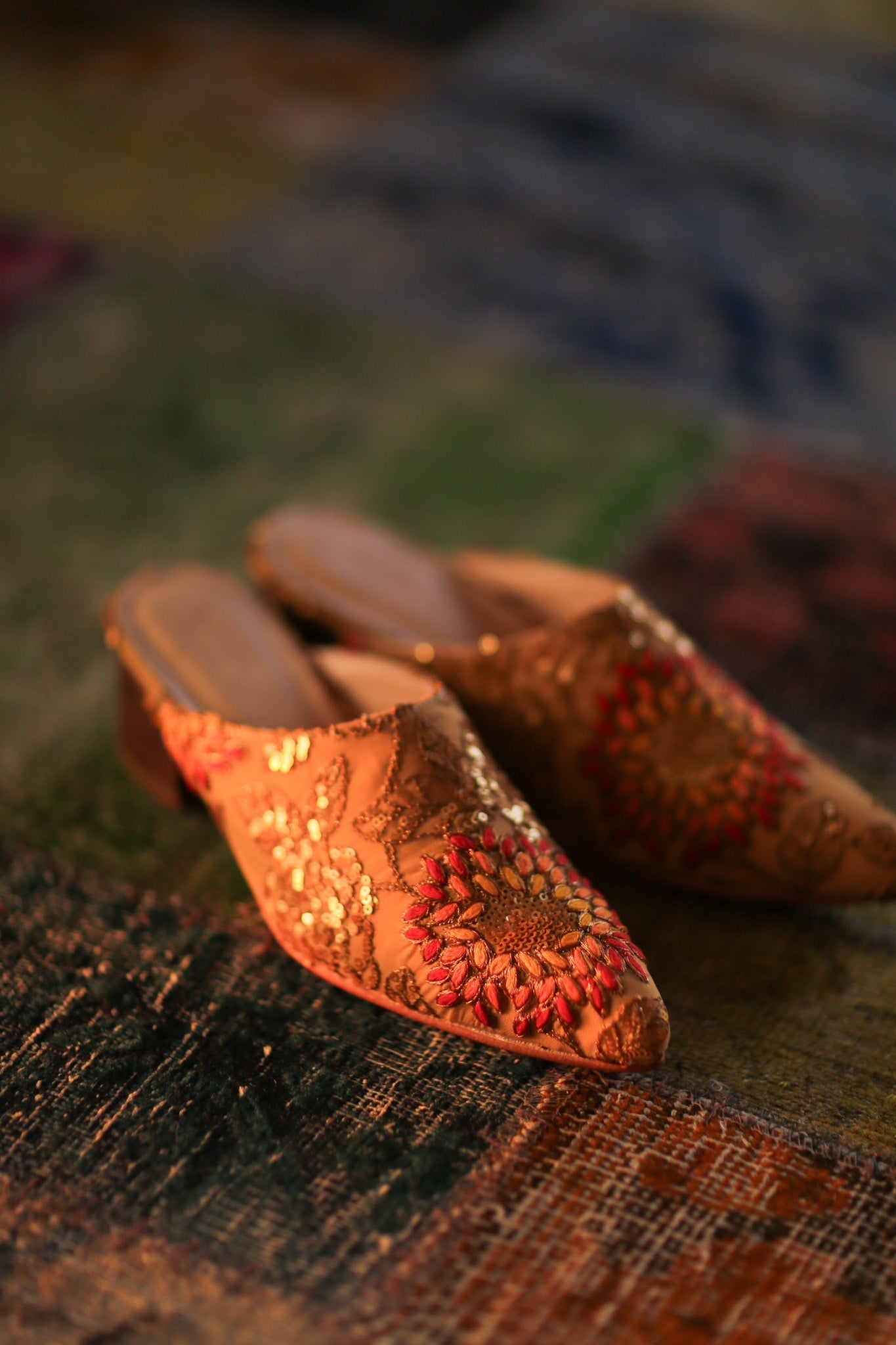 HEELED MULES SILK EMBROIDERED QUINA - BANGKOK TAILOR CLOTHING STORE - HANDMADE CLOTHING