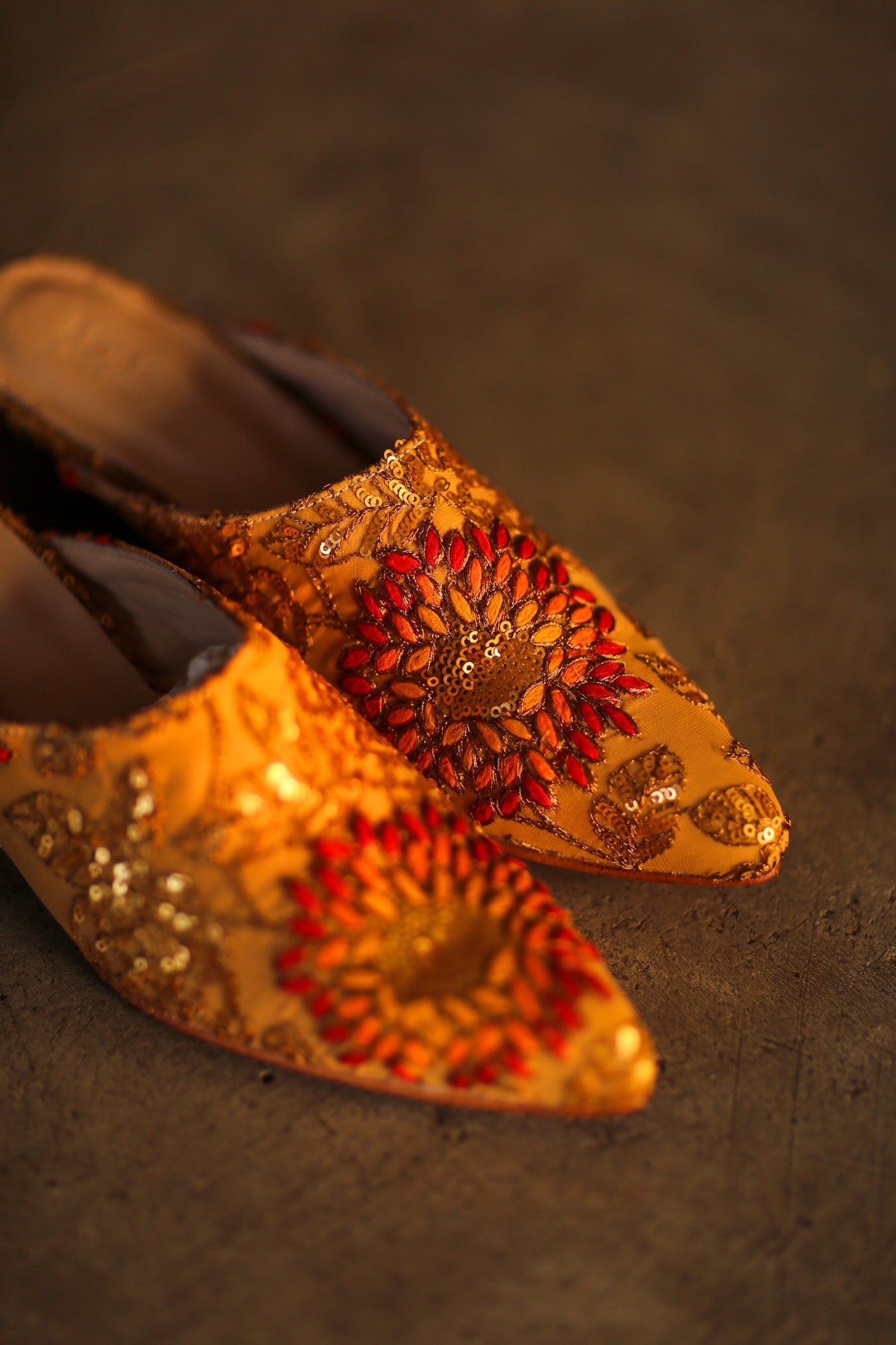 HEELED MULES SILK EMBROIDERED QUINA - BANGKOK TAILOR CLOTHING STORE - HANDMADE CLOTHING