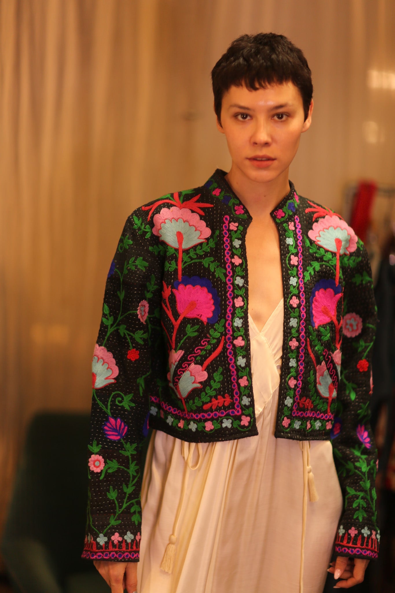 INGRID EMBROIDERED SHORT JACKET PANNWE - BANGKOK TAILOR CLOTHING STORE - HANDMADE CLOTHING