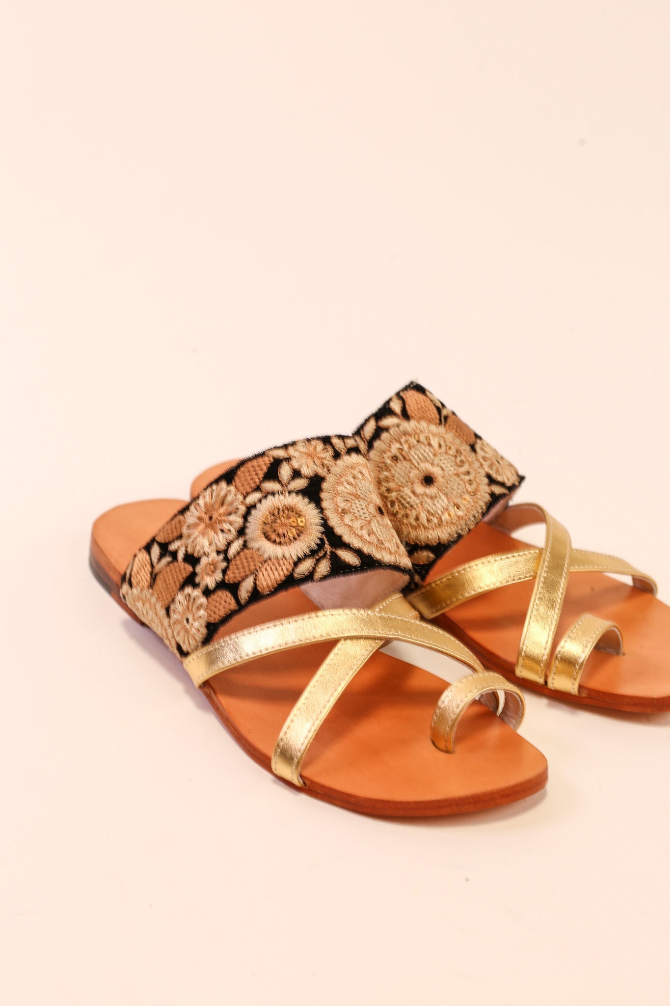 LEATHER SANDALS RINGA - BANGKOK TAILOR CLOTHING STORE - HANDMADE CLOTHING