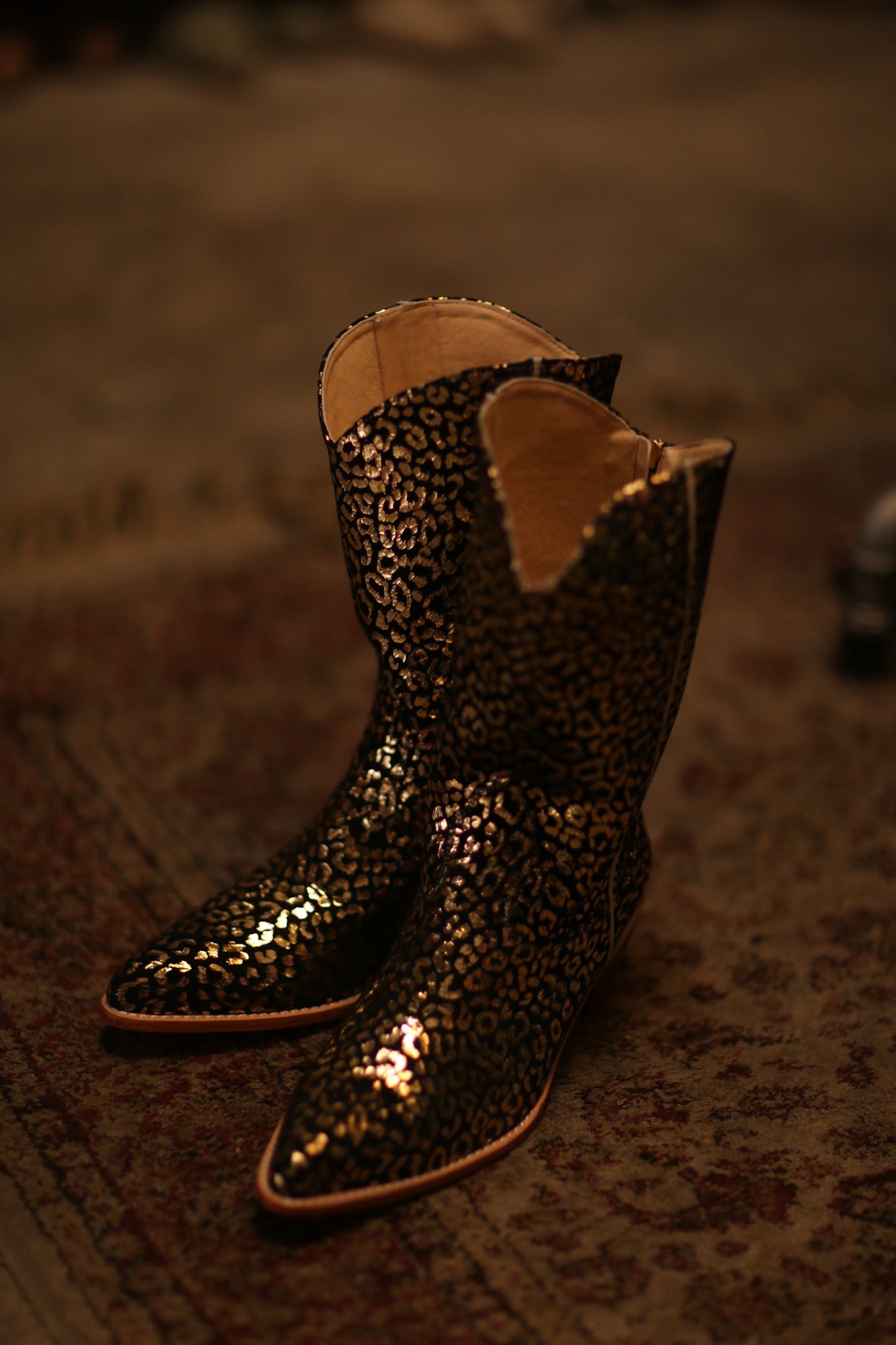 LEO PRINT WESTERN BOOTS SORANA - BANGKOK TAILOR CLOTHING STORE - HANDMADE CLOTHING