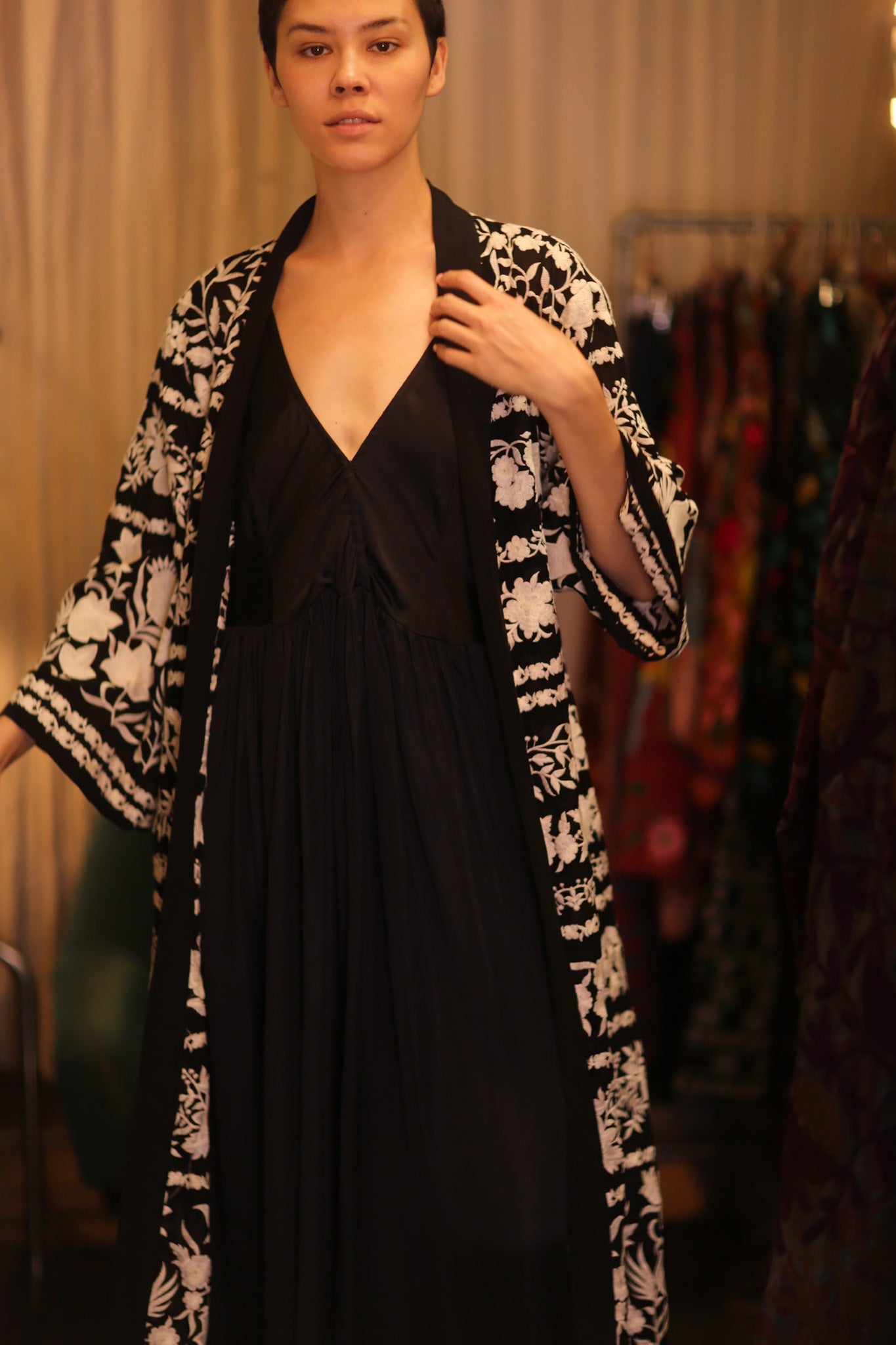 OLA EMBROIDERED LONG KIMONO - BANGKOK TAILOR CLOTHING STORE - HANDMADE CLOTHING