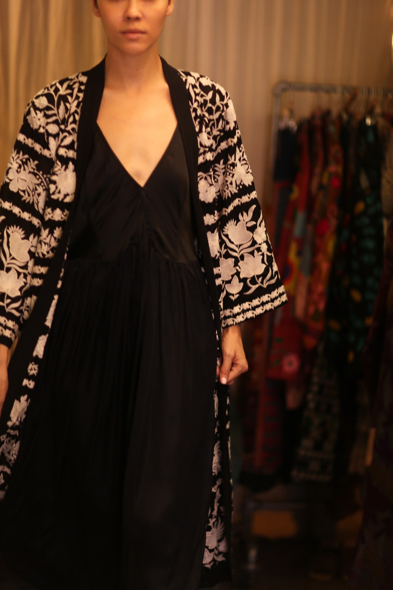OLA EMBROIDERED LONG KIMONO - BANGKOK TAILOR CLOTHING STORE - HANDMADE CLOTHING