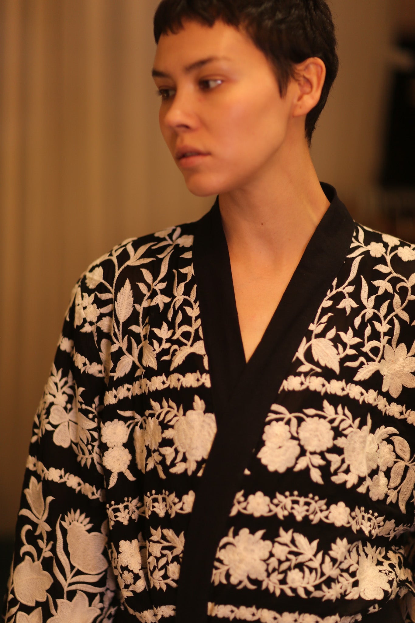 OLA EMBROIDERED LONG KIMONO - BANGKOK TAILOR CLOTHING STORE - HANDMADE CLOTHING