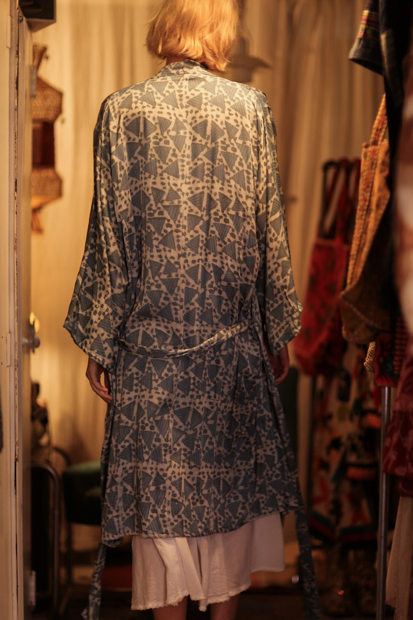 OLIVIA SILK KIMONO GEOMETRIC BLUE - BANGKOK TAILOR CLOTHING STORE - HANDMADE CLOTHING