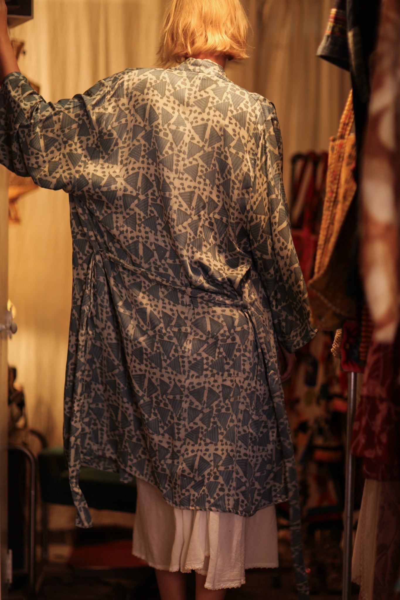 OLIVIA SILK KIMONO GEOMETRIC BLUE - BANGKOK TAILOR CLOTHING STORE - HANDMADE CLOTHING