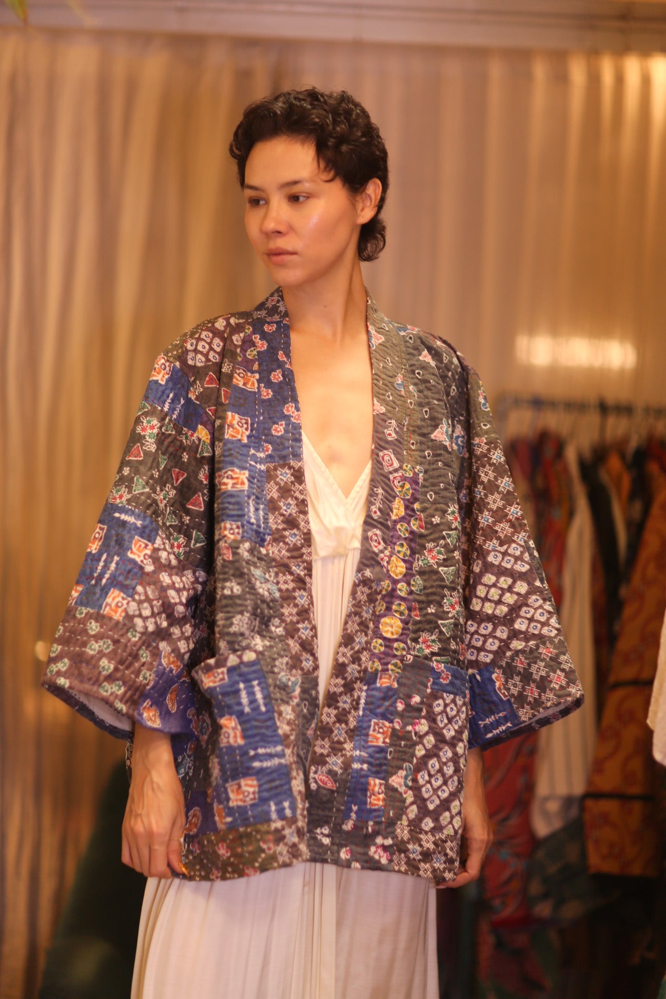 PATCHWORK PATTERN KANTHA SHORT KIMONO MEEPHYO - BANGKOK TAILOR CLOTHING STORE - HANDMADE CLOTHING