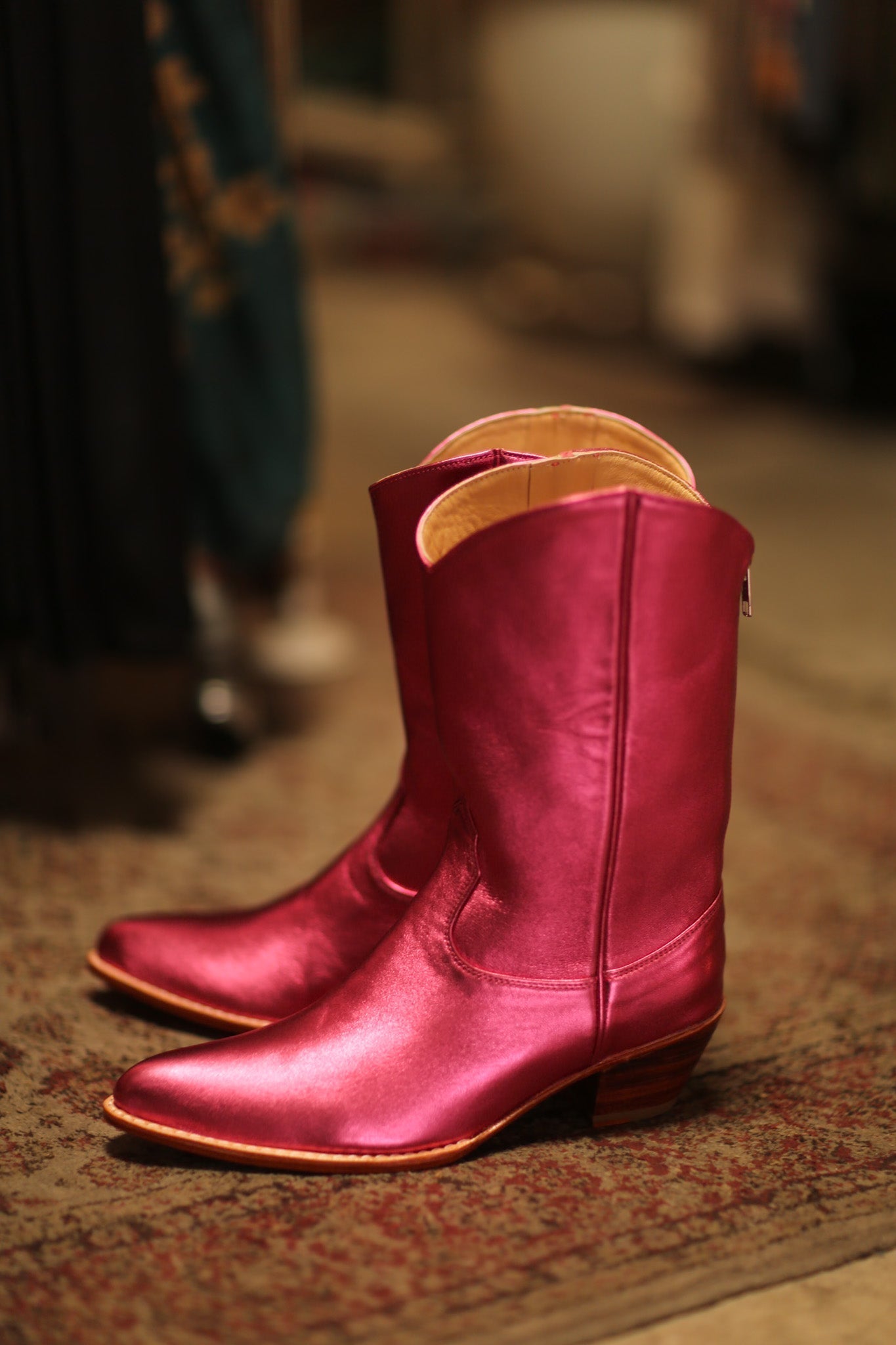 PINK LEATHER WESTERN BOOTS SADTRUN - BANGKOK TAILOR CLOTHING STORE - HANDMADE CLOTHING