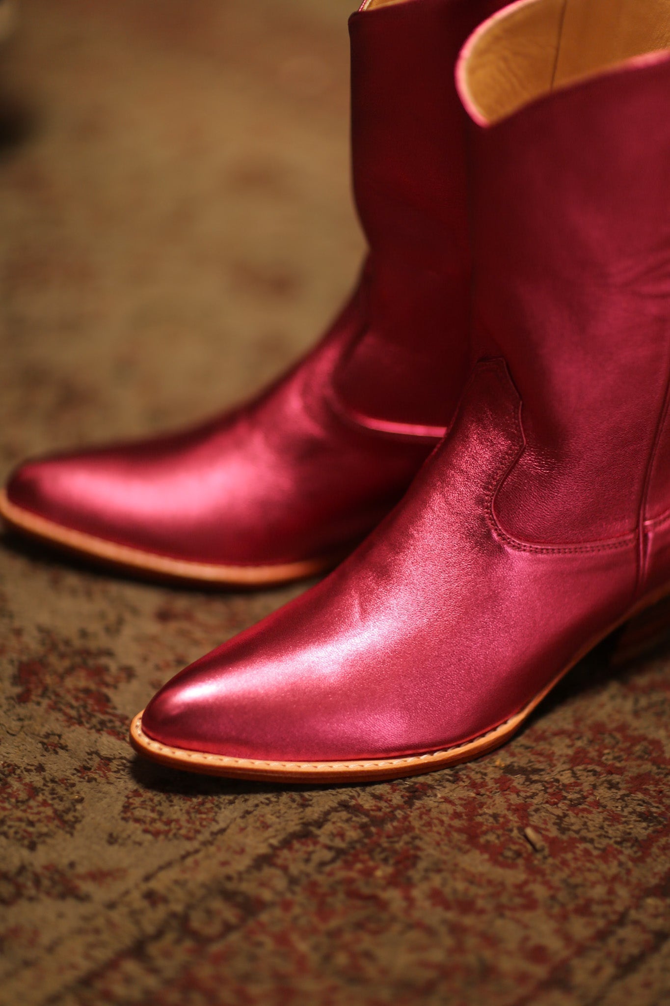 PINK LEATHER WESTERN BOOTS SADTRUN - BANGKOK TAILOR CLOTHING STORE - HANDMADE CLOTHING