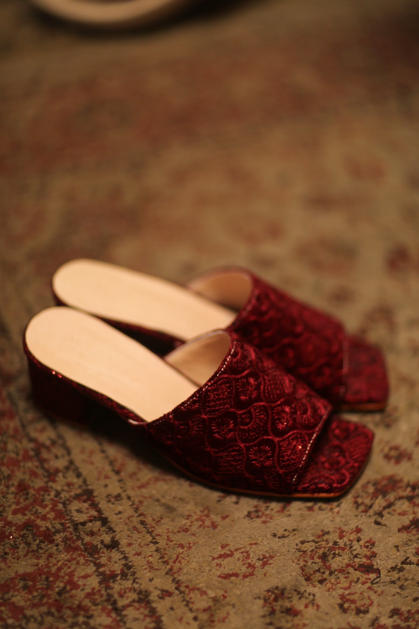 RED VELVET EMBROIDERED HEELED MULES PINDU - BANGKOK TAILOR CLOTHING STORE - HANDMADE CLOTHING