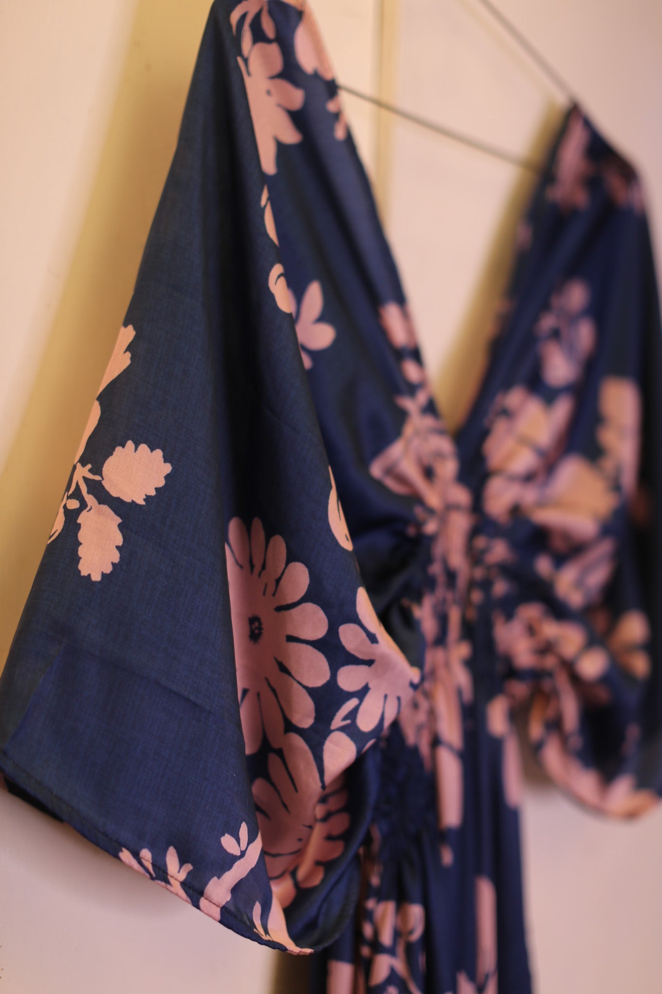 SC25 - 28 - BANGKOK TAILOR CLOTHING STORE - HANDMADE CLOTHING