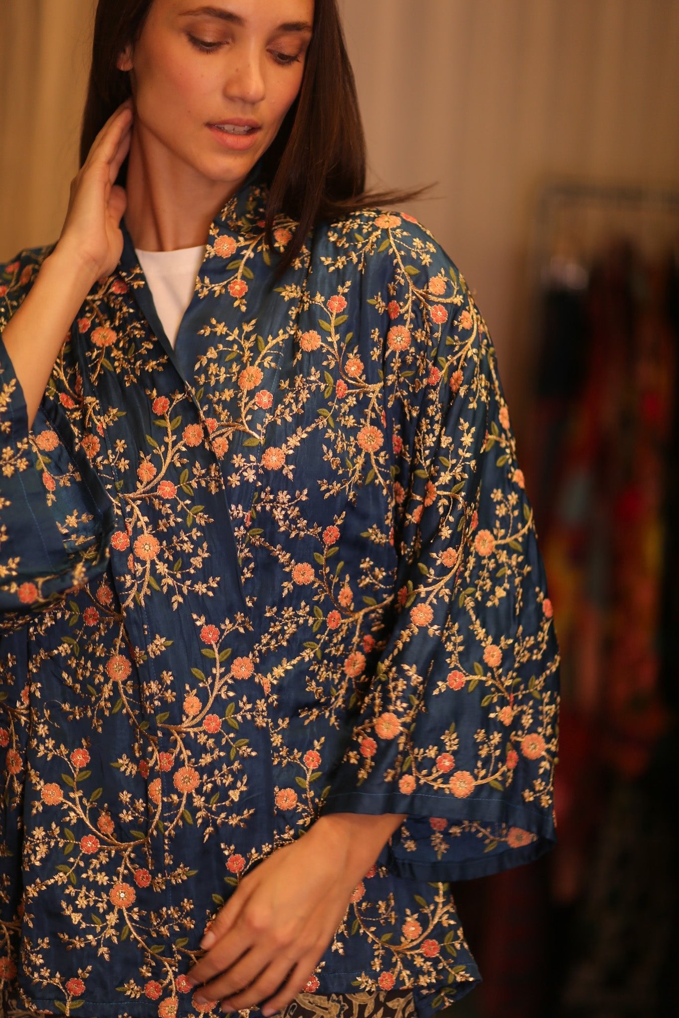 SHORT EMBROIDERED SILK KIMONO ANNA - BANGKOK TAILOR CLOTHING STORE - HANDMADE CLOTHING