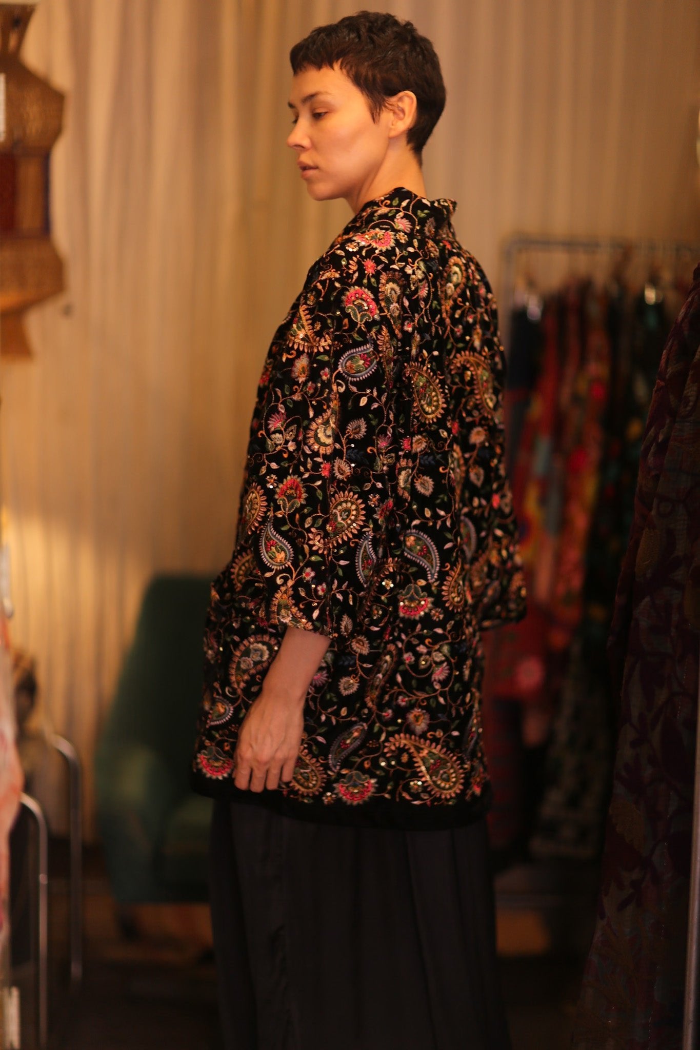 SHORT VELVET EMBROIDERED KIMONO MONA BLACK - BANGKOK TAILOR CLOTHING STORE - HANDMADE CLOTHING