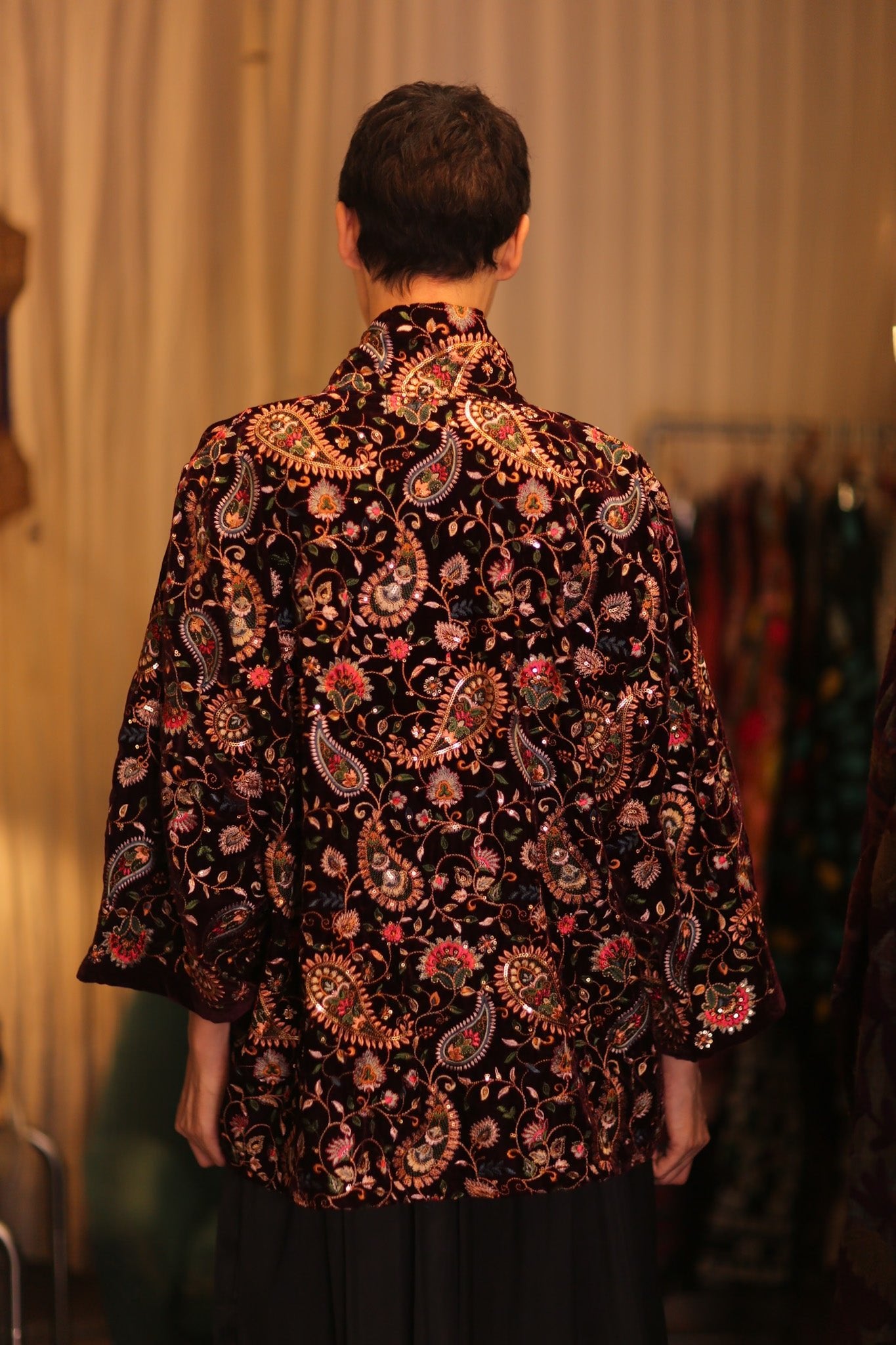 SHORT VELVET EMBROIDERED KIMONO SARUNI RED - BANGKOK TAILOR CLOTHING STORE - HANDMADE CLOTHING