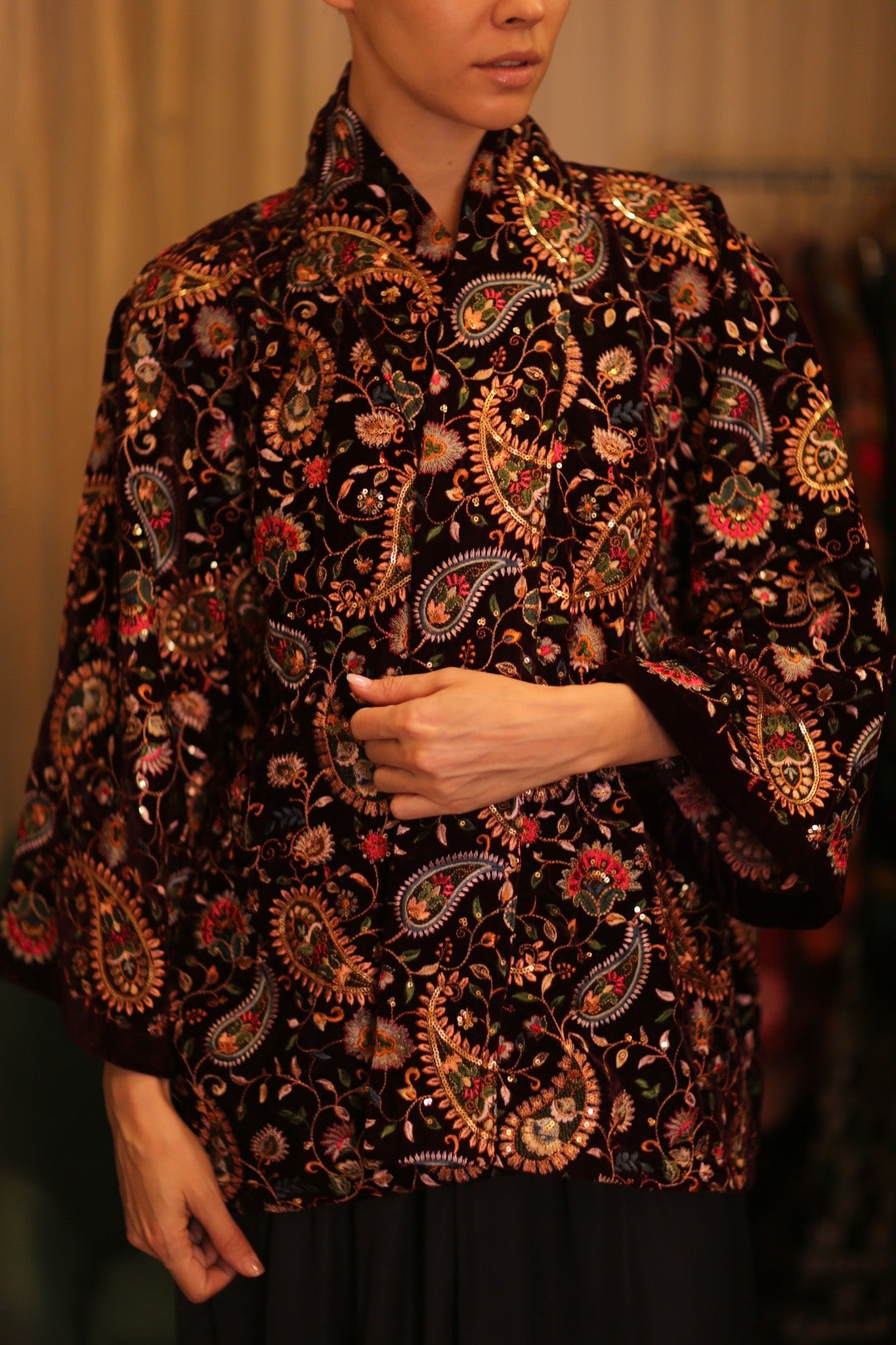 SHORT VELVET EMBROIDERED KIMONO SARUNI RED - BANGKOK TAILOR CLOTHING STORE - HANDMADE CLOTHING