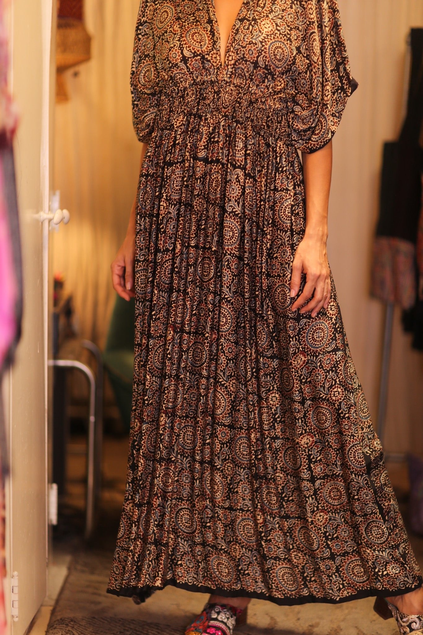 SILK DRESS ZURI KHUNSWY - BANGKOK TAILOR CLOTHING STORE - HANDMADE CLOTHING