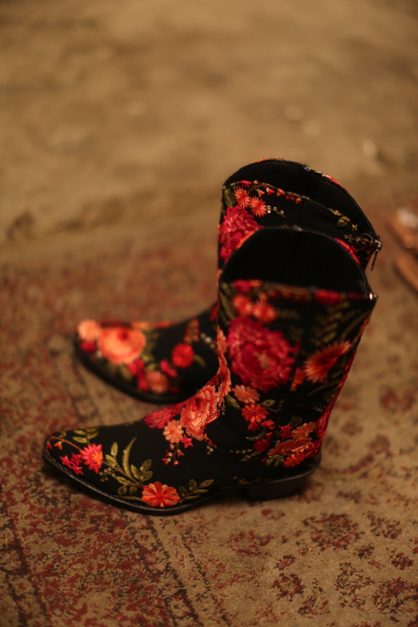 SILK EMBROIDERED BOOTS OFELIA - BANGKOK TAILOR CLOTHING STORE - HANDMADE CLOTHING