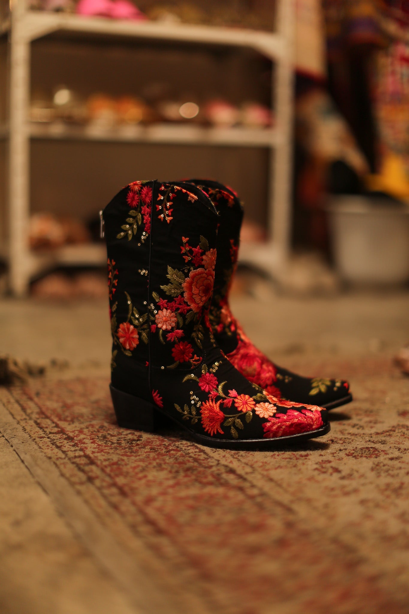 SILK EMBROIDERED BOOTS OFELIA - BANGKOK TAILOR CLOTHING STORE - HANDMADE CLOTHING