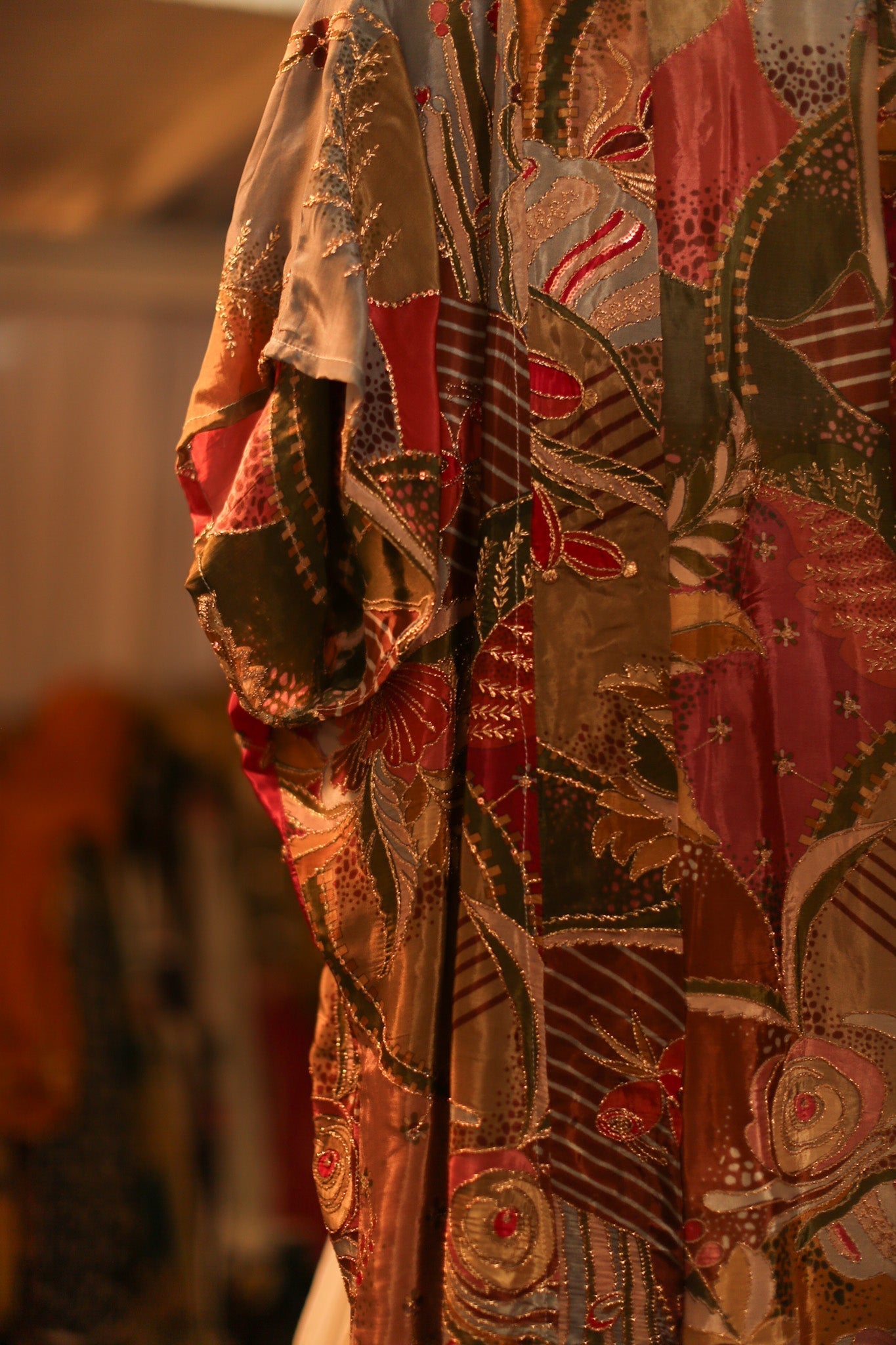 SILK EMBROIDERED KIMONO WINNI - BANGKOK TAILOR CLOTHING STORE - HANDMADE CLOTHING