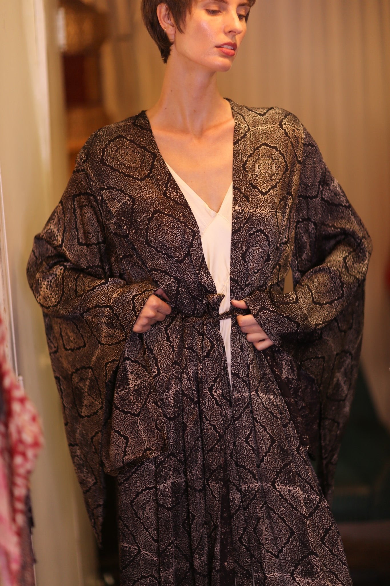 SILK KIMONO WING PINA KANOU - BANGKOK TAILOR CLOTHING STORE - HANDMADE CLOTHING