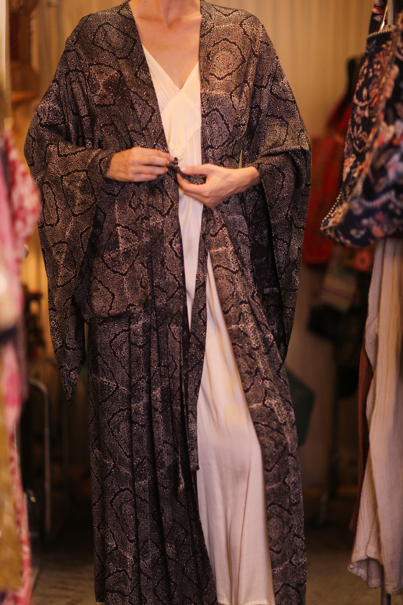 SILK KIMONO WING PINA KANOU - BANGKOK TAILOR CLOTHING STORE - HANDMADE CLOTHING