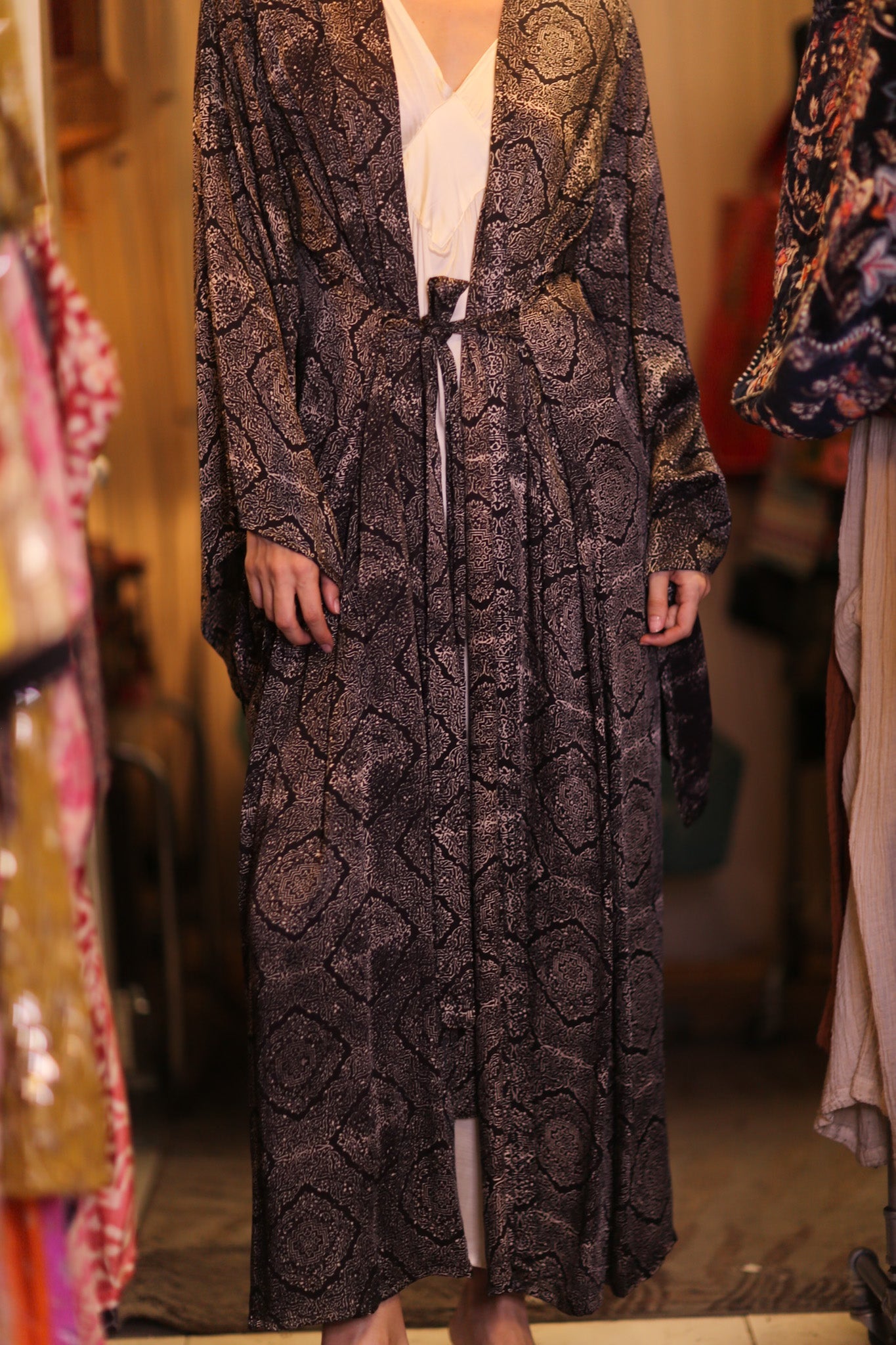 SILK KIMONO WING PINA KANOU - BANGKOK TAILOR CLOTHING STORE - HANDMADE CLOTHING