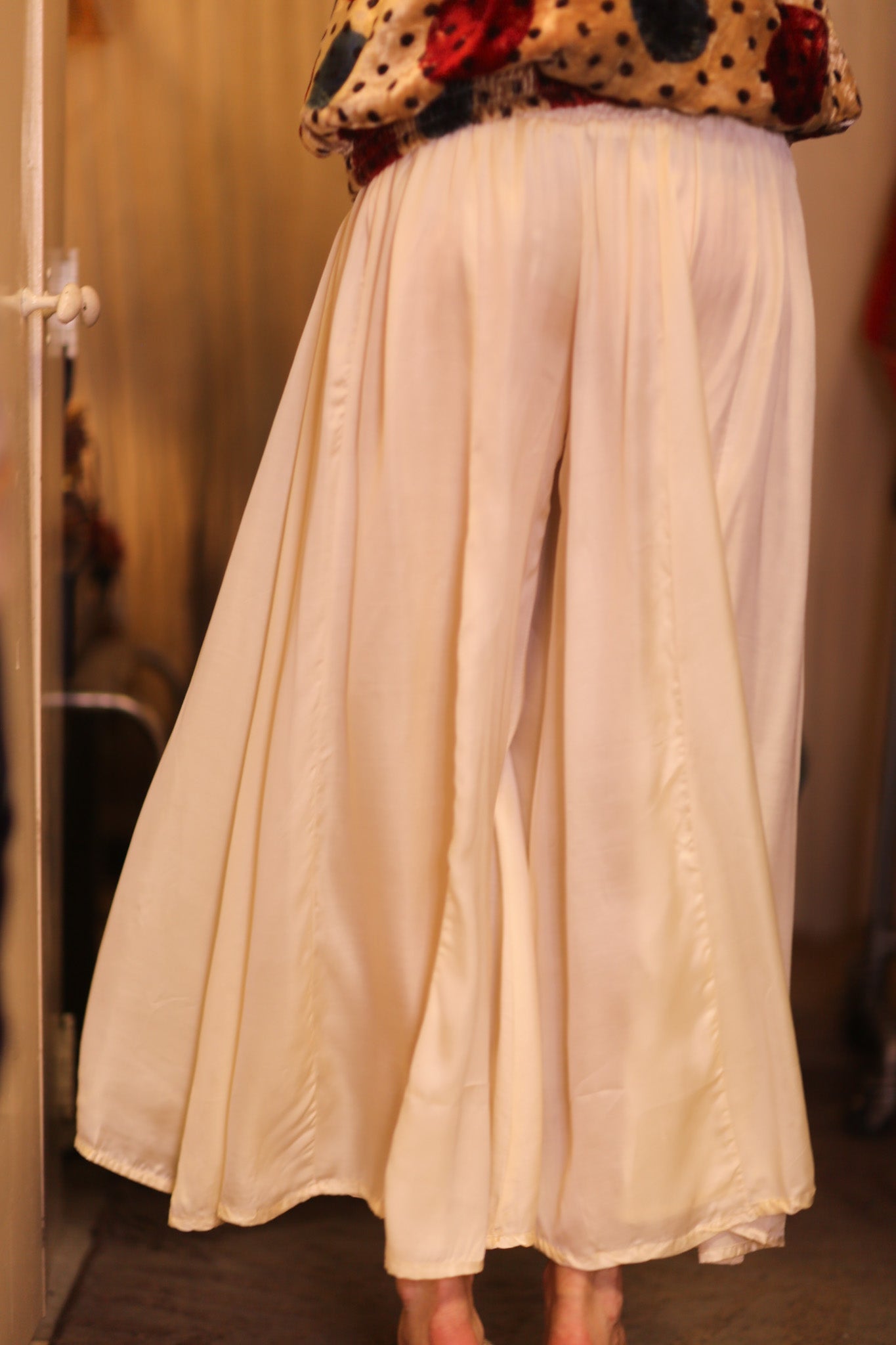 SILK WIDE LEGS LONG PANTS CREAM - BANGKOK TAILOR CLOTHING STORE - HANDMADE CLOTHING