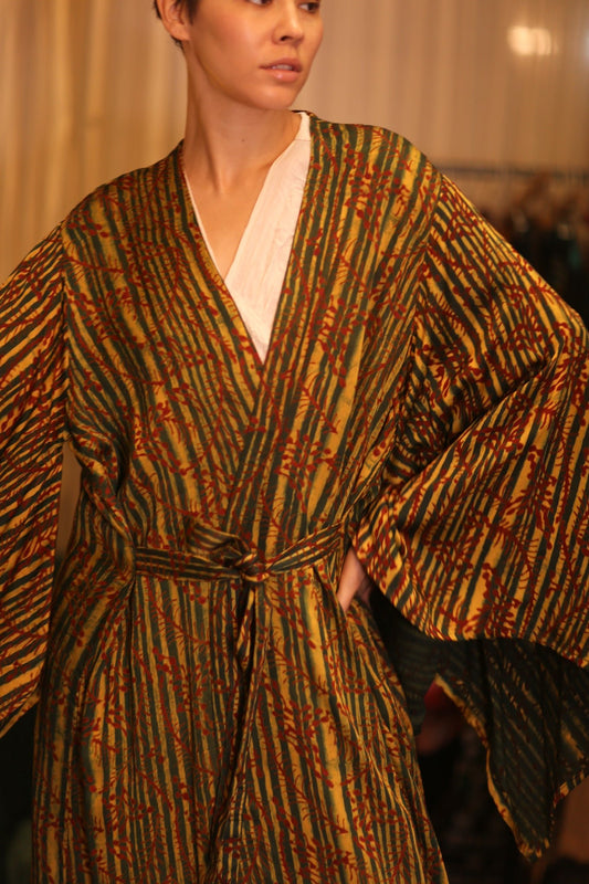 SILK WING KIMONO PINA ANANDA - BANGKOK TAILOR CLOTHING STORE - HANDMADE CLOTHING