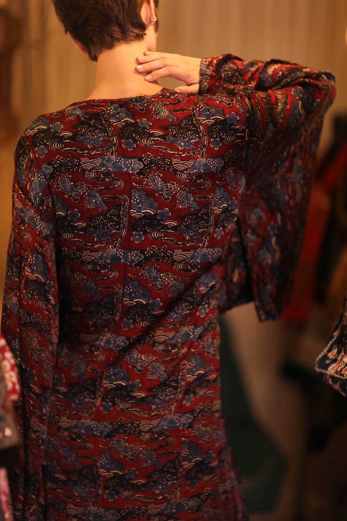 SILK WING KIMONO PINA CHIOE - BANGKOK TAILOR CLOTHING STORE - HANDMADE CLOTHING
